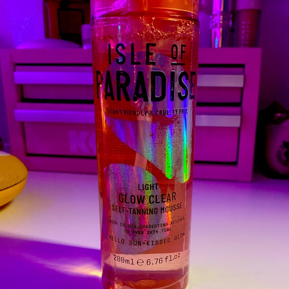 Isle of paradise LIGHT self tanning gel mousse.
